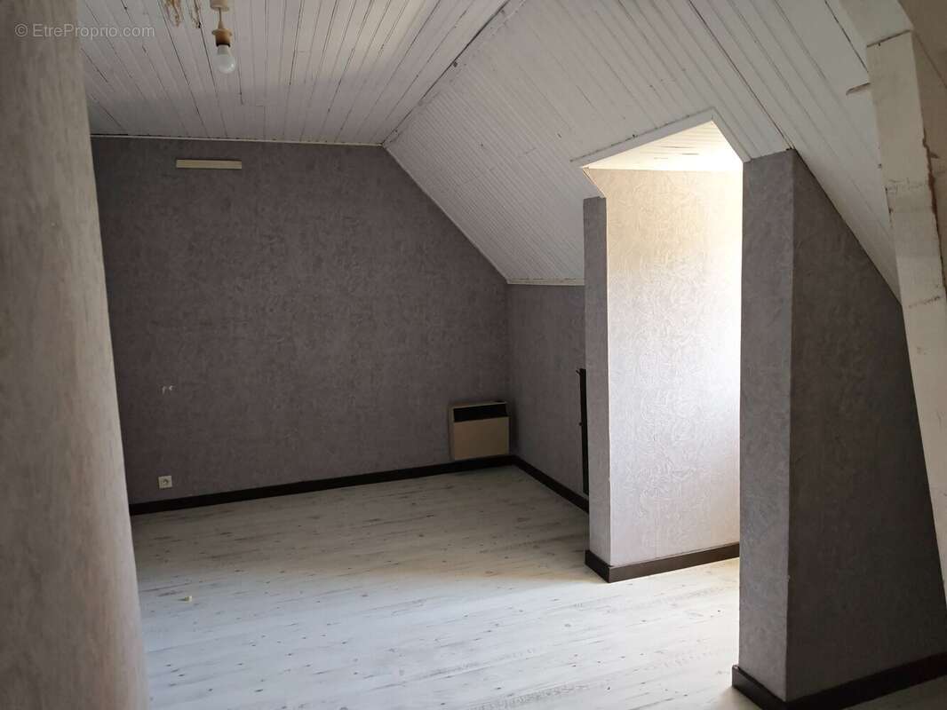 Maison 142 m² à L'abergement-Sainte-Colombe  - photo 9