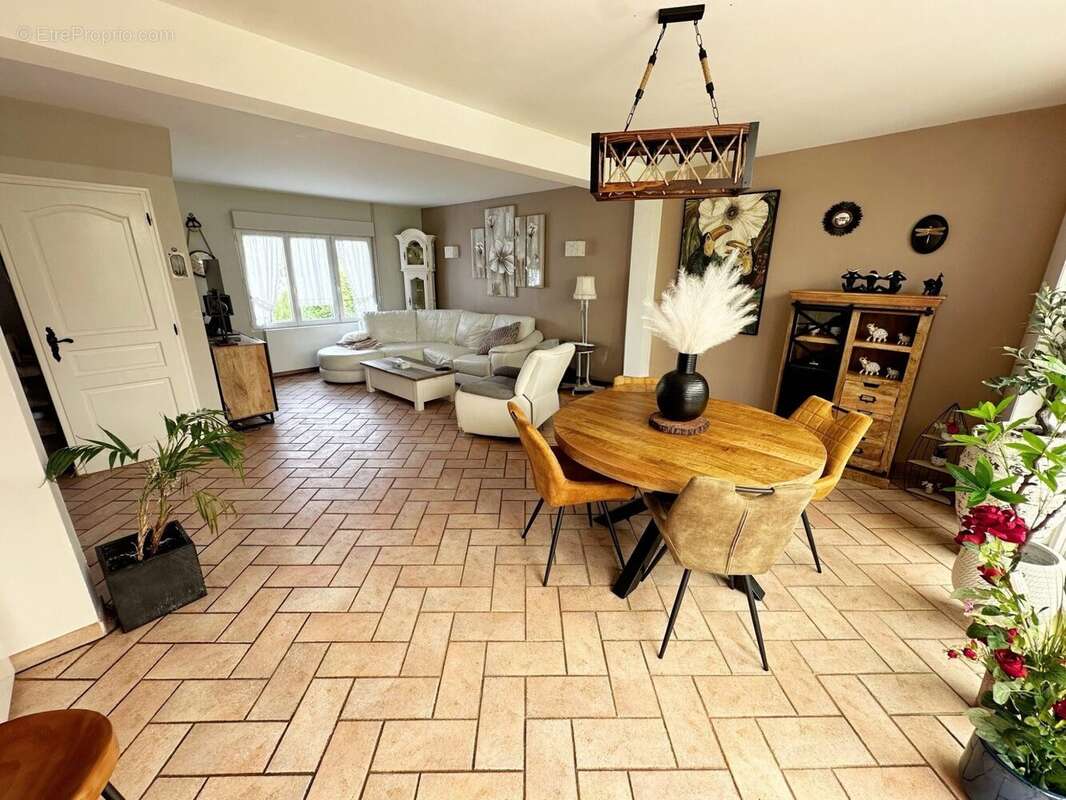 Maison à ENNETIERES-EN-WEPPES