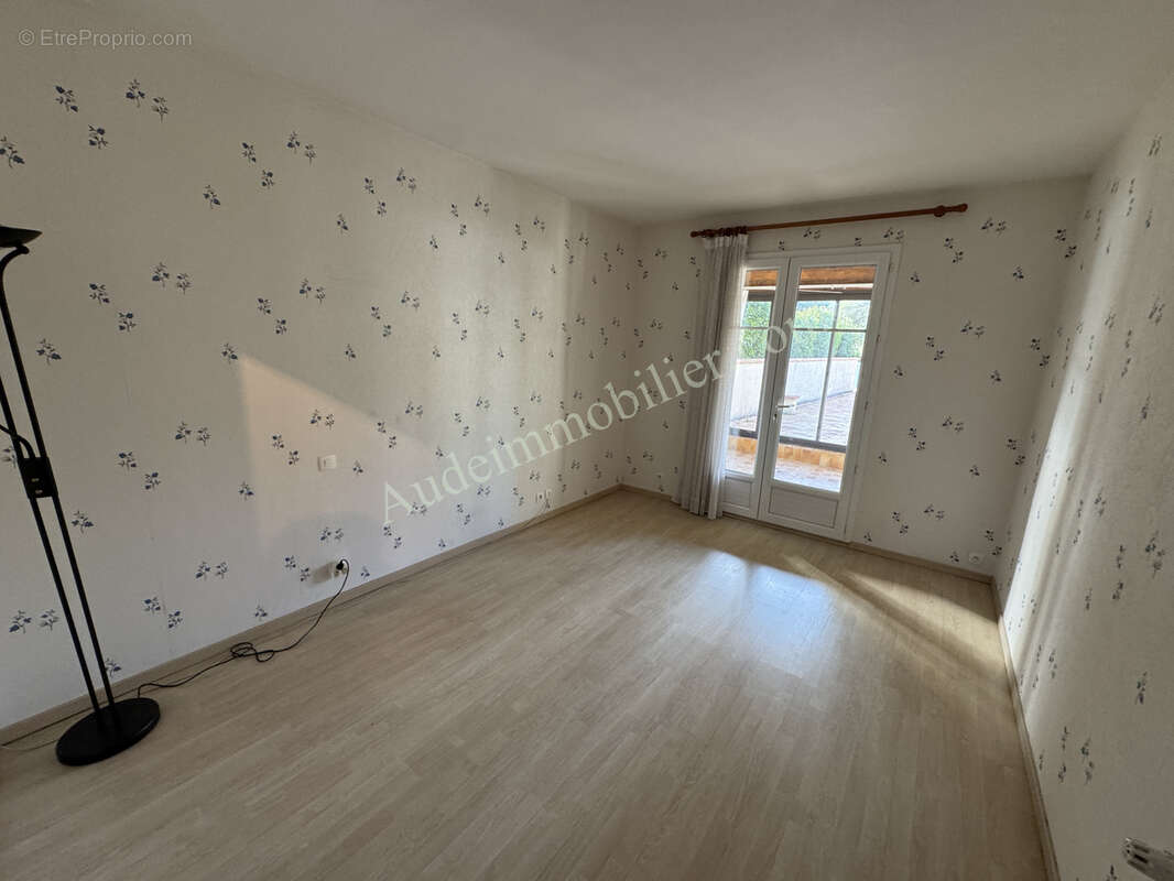 Maison avec piscine et hangar - photo 16