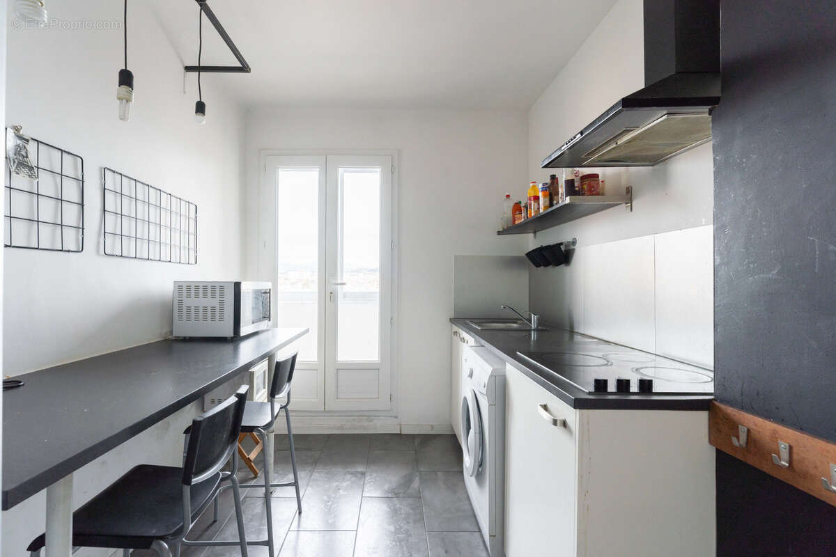 Appartement à MARSEILLE-3E