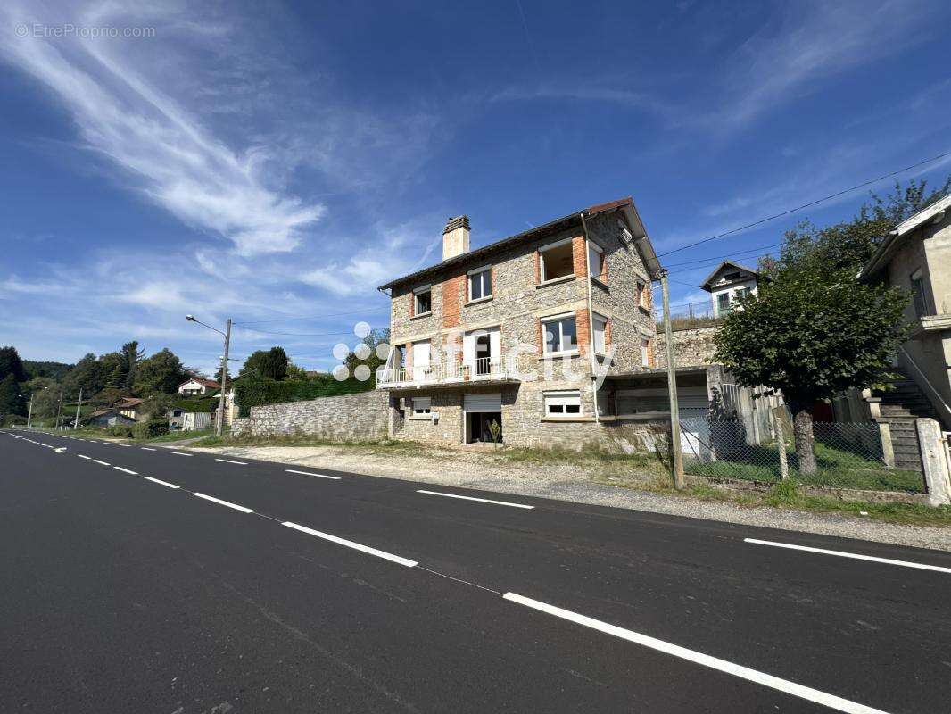Maison à CHABRELOCHE