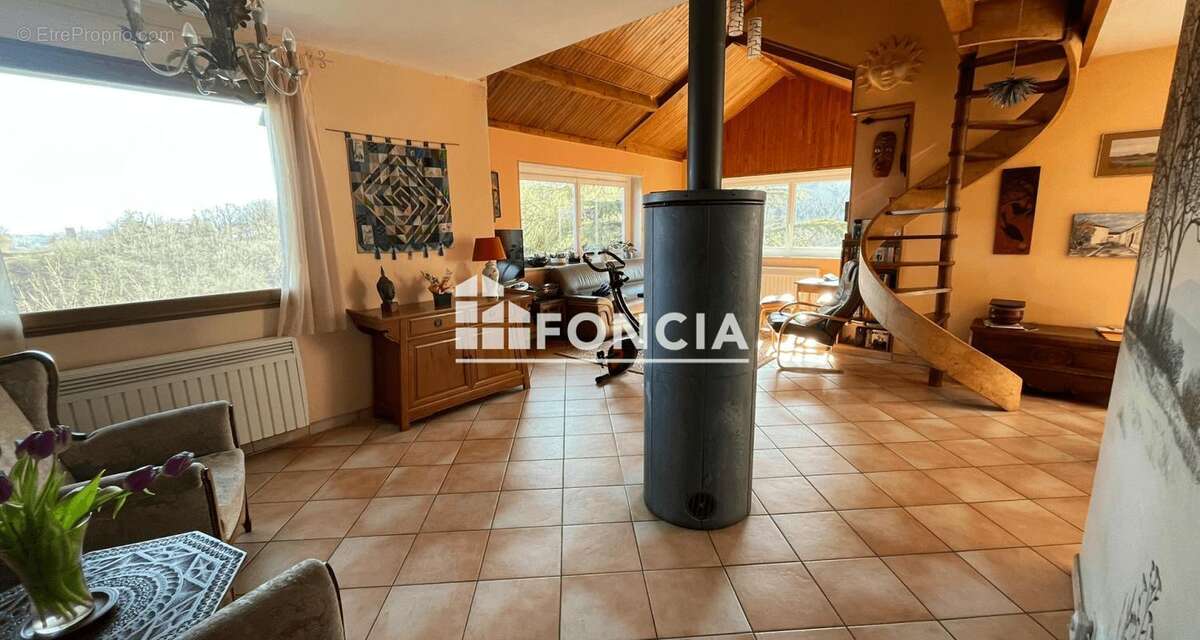 Maison à MONNETIER-MORNEX