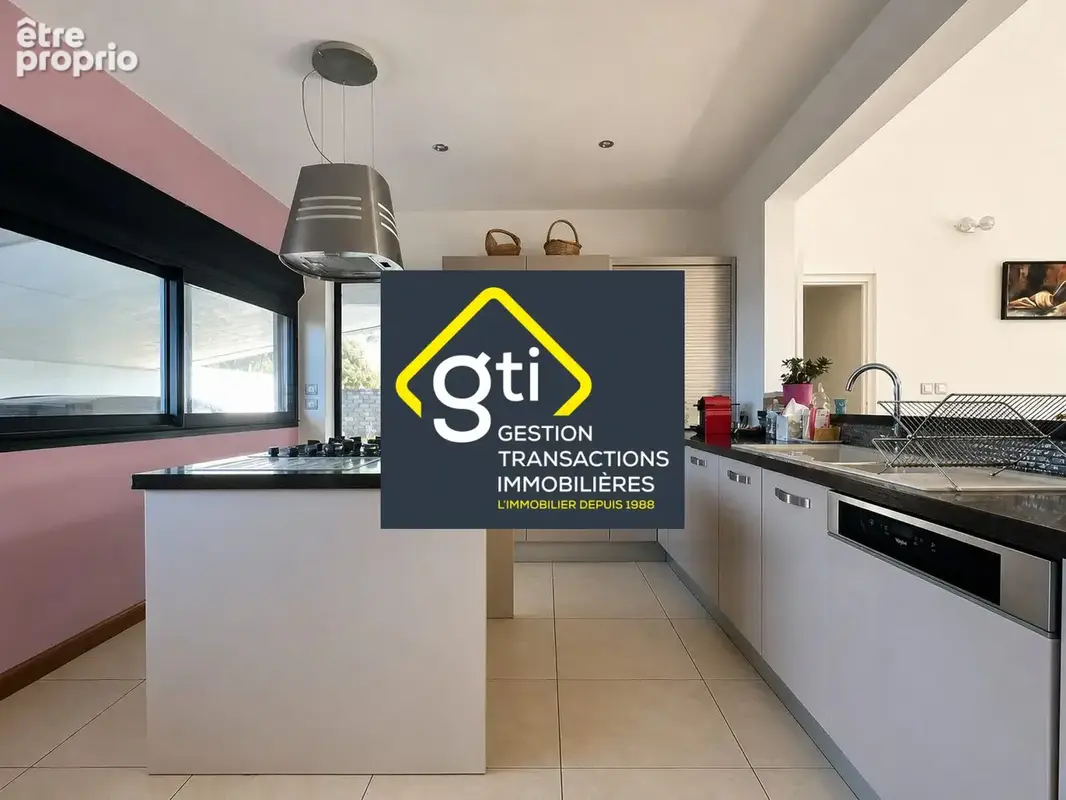 Maison 7 pièces 240 m² à vendre à Saint-Benoit (97470) - photo 6