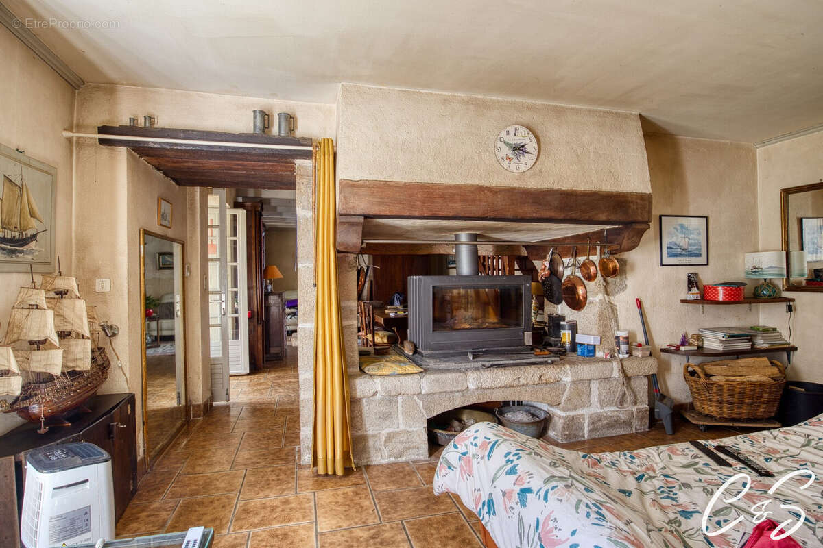 Maison à PEUMERIT
