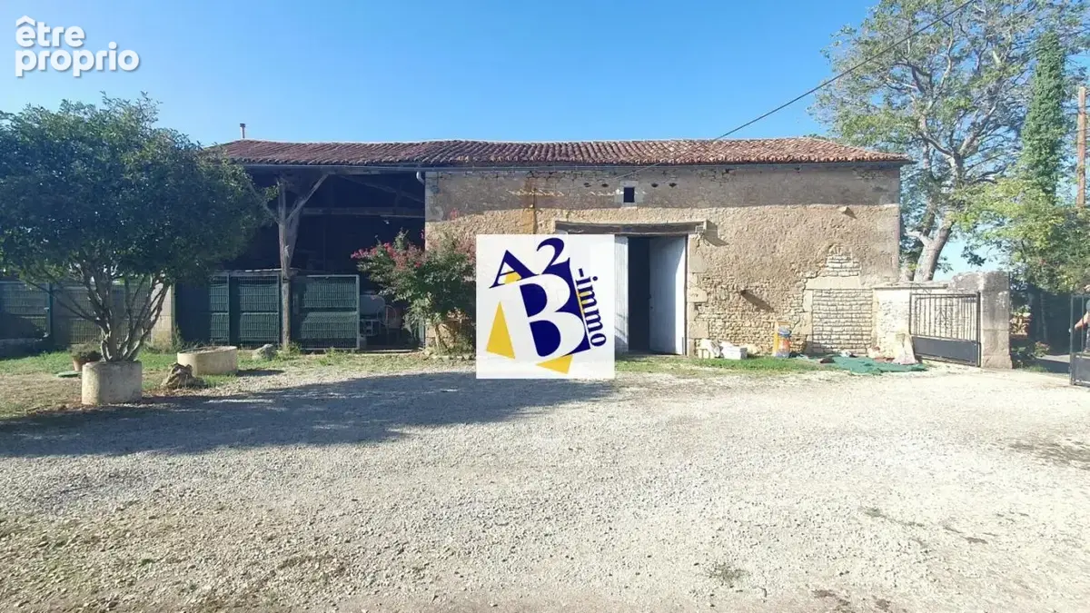 30 minutes Nord d'Angoulême, maison ancienne, dépendances - photo 2