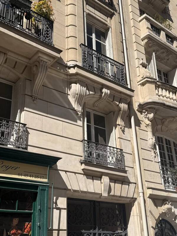 Appartement à PARIS-14E
