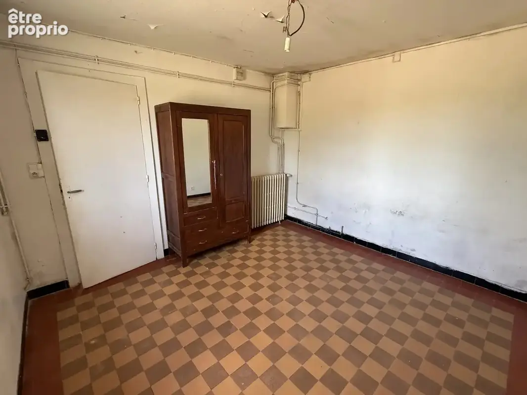 Maison de Type F5-120m2 habitables sur 2 niveaux (à rénover) - photo 10