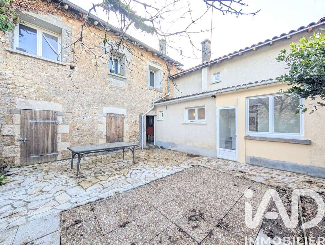 Photo 2 - Appartement à LUSSAC-LES-CHATEAUX