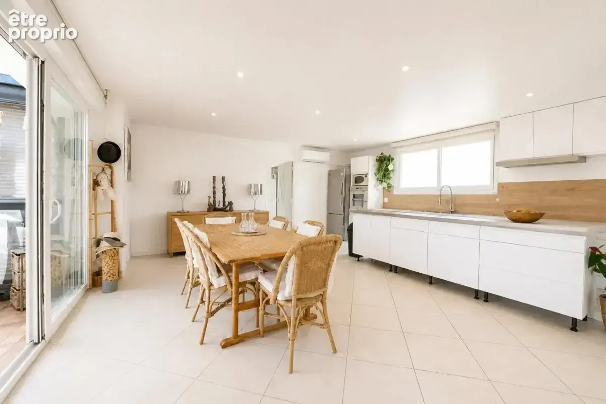 Maison de plain pied de 113 m² à Neuville-sur-Ain - photo 1
