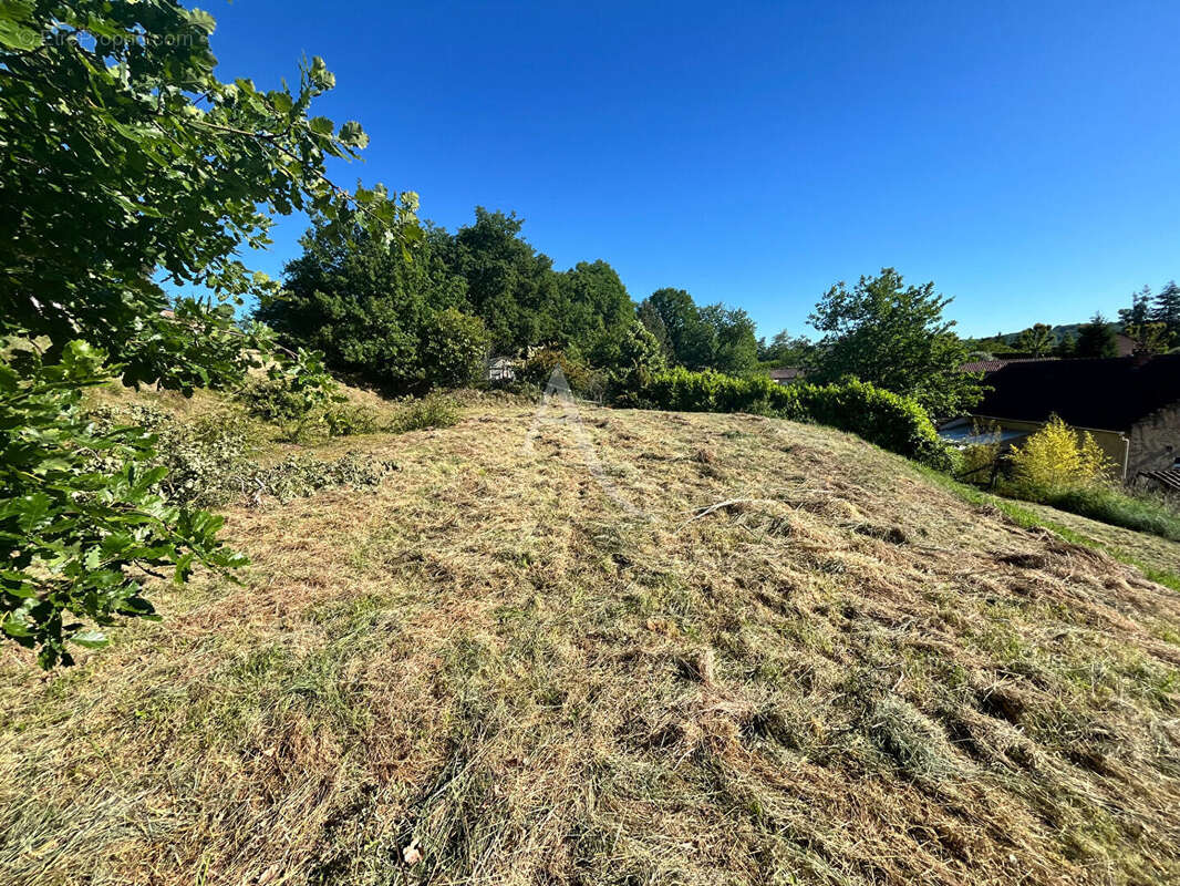 Terrain à PUY-L&#039;EVEQUE