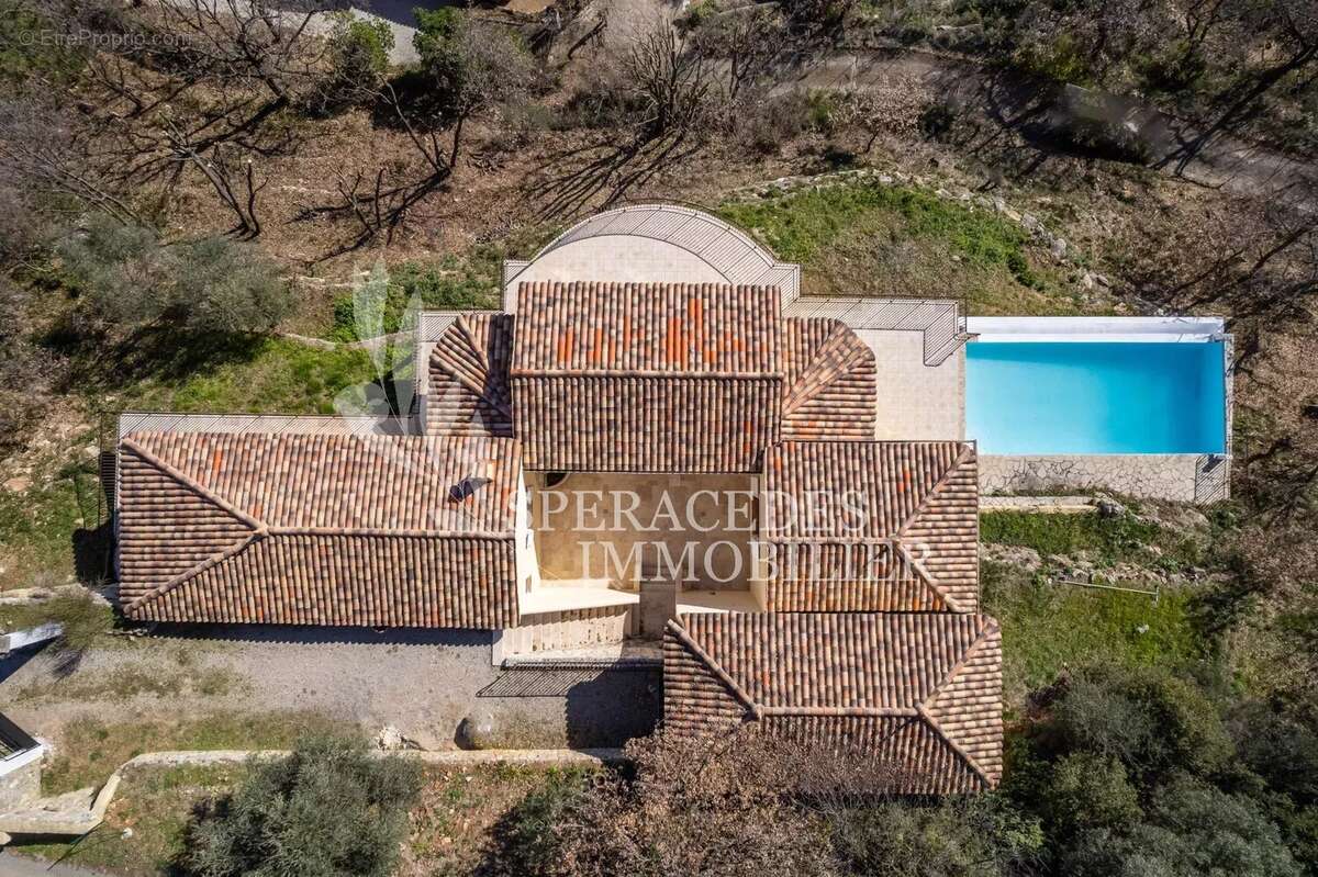 Maison à SPERACEDES