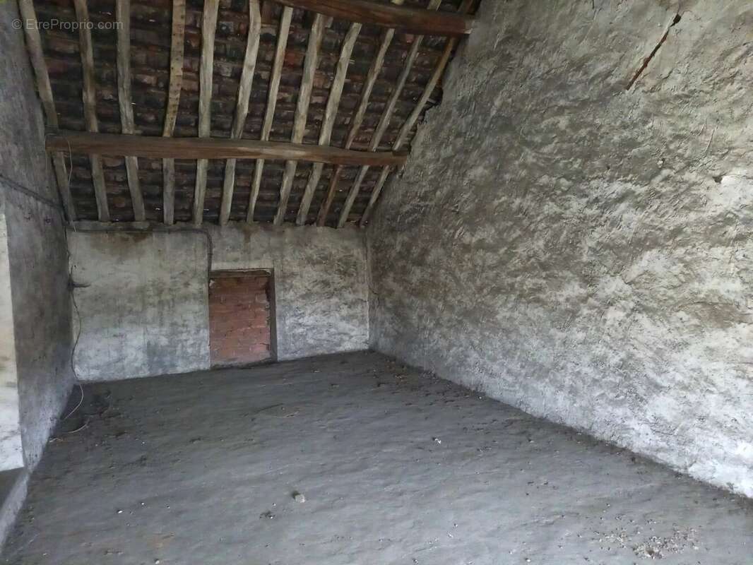 Appartement à VAUJOURS
