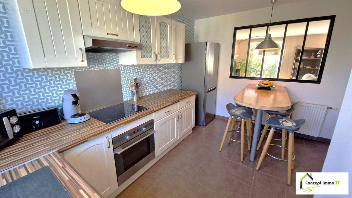 Maison à LA VILLE-AUX-DAMES