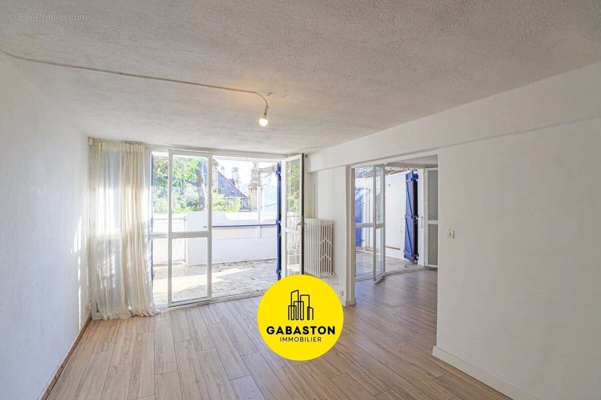 Appartement à MARSEILLE-7E