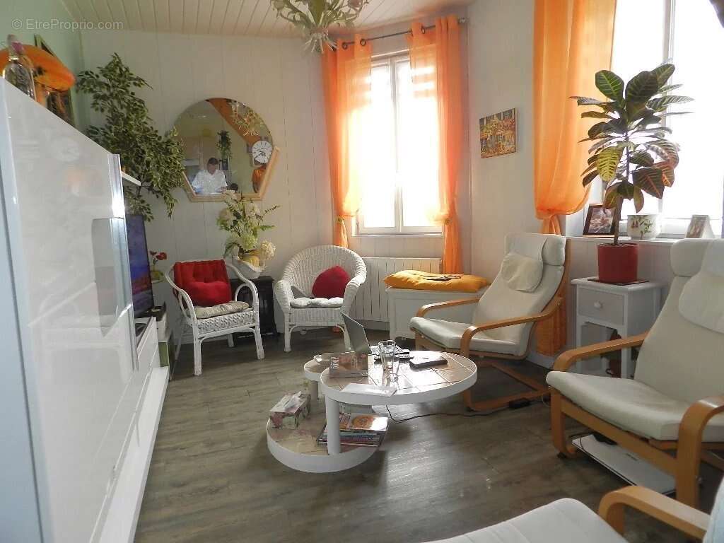 Appartement à SAINT-PIERRE-SUR-DIVES