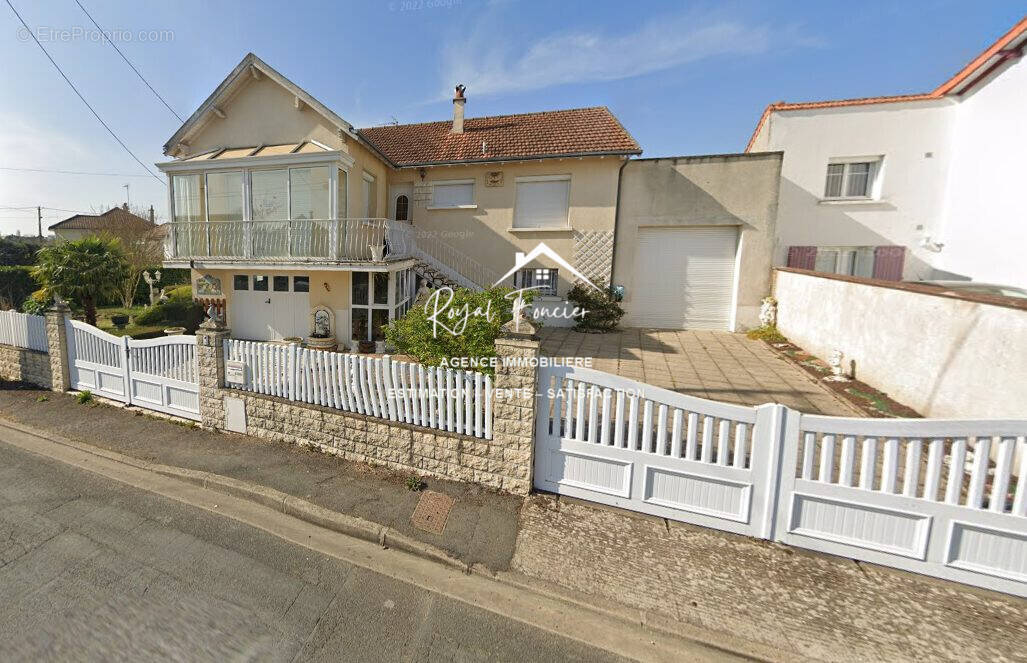 Maison à CHATELLERAULT