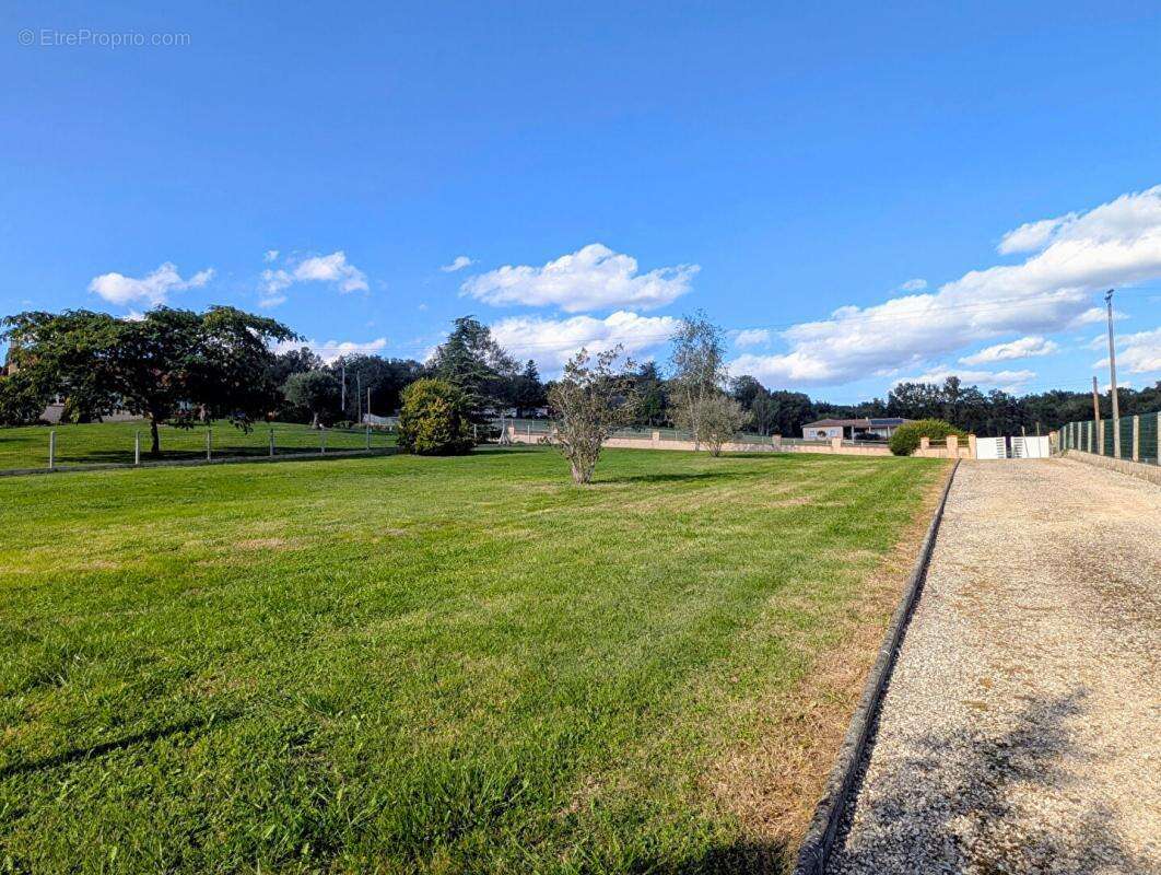 Terrain à LE FOUSSERET