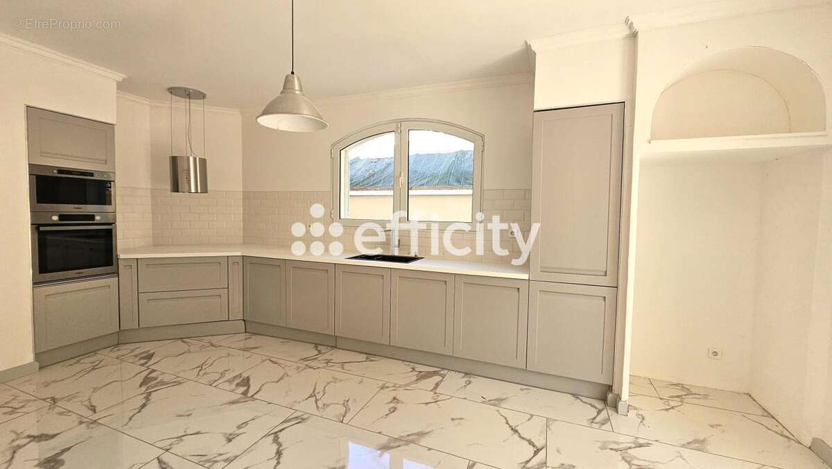 Maison 245 m² à Rochetaillee-Sur-Saone  - photo 10