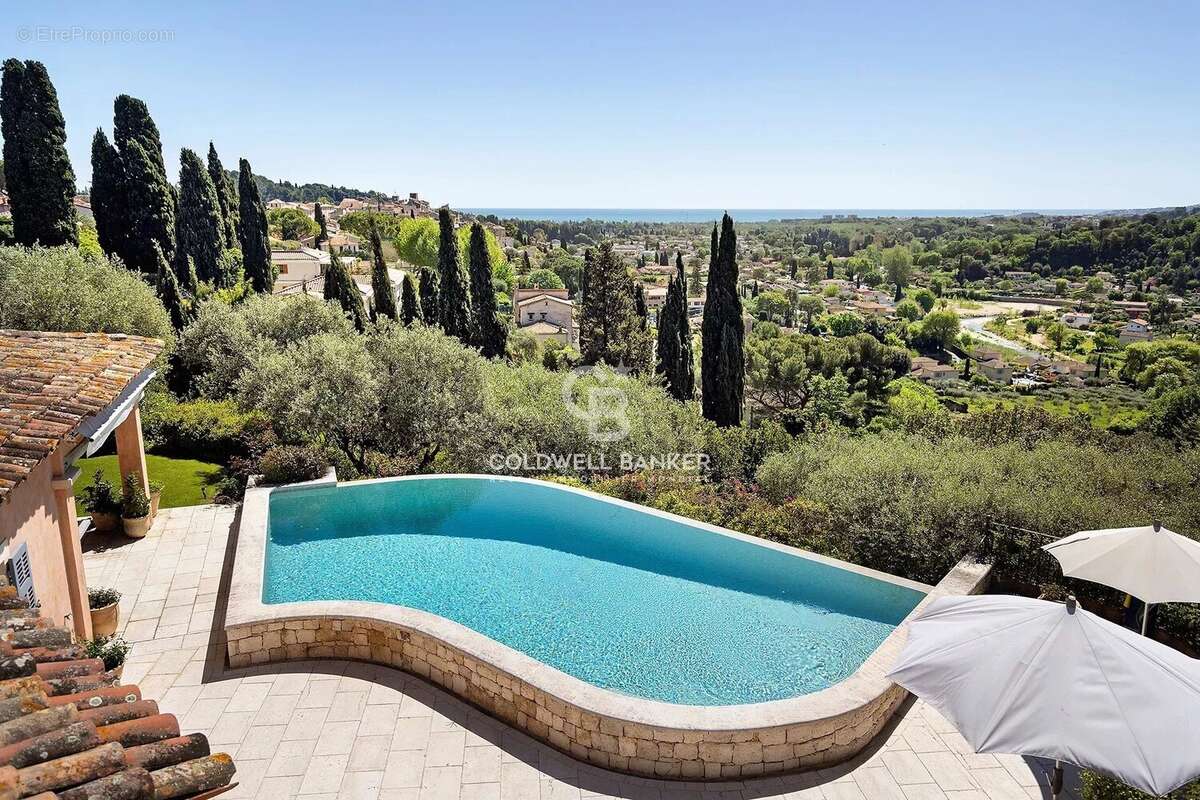 Maison à VALBONNE