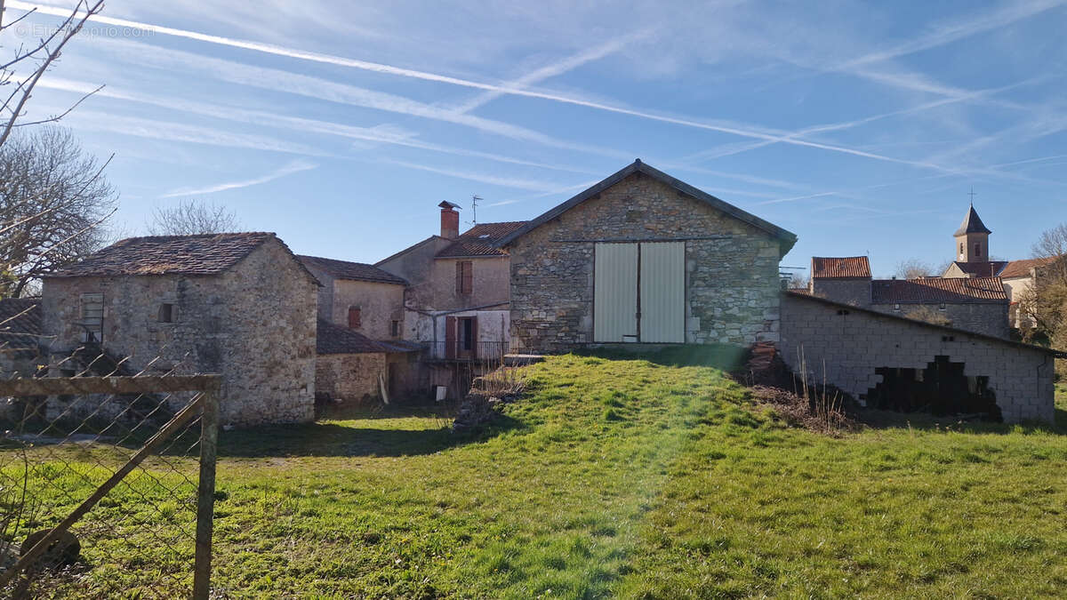 Maison à VIALA-DU-PAS-DE-JAUX