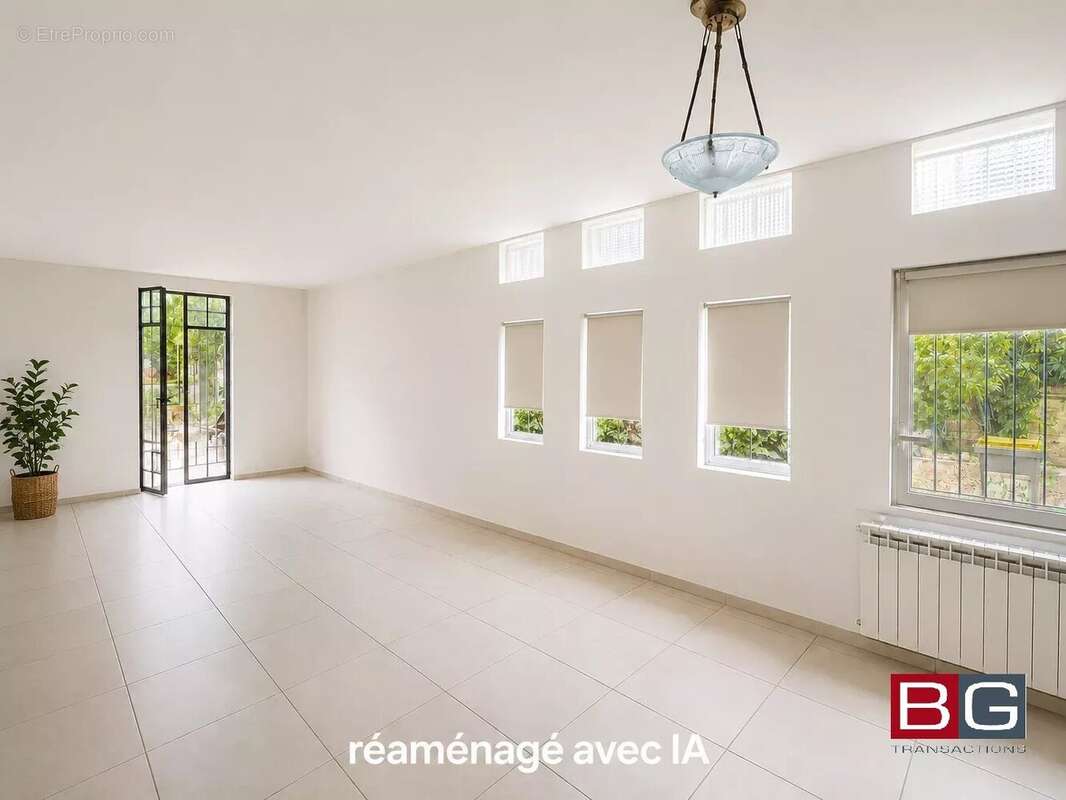 Villa spacieuse à Antibes Centre avec jardin et cheminée - photo 9