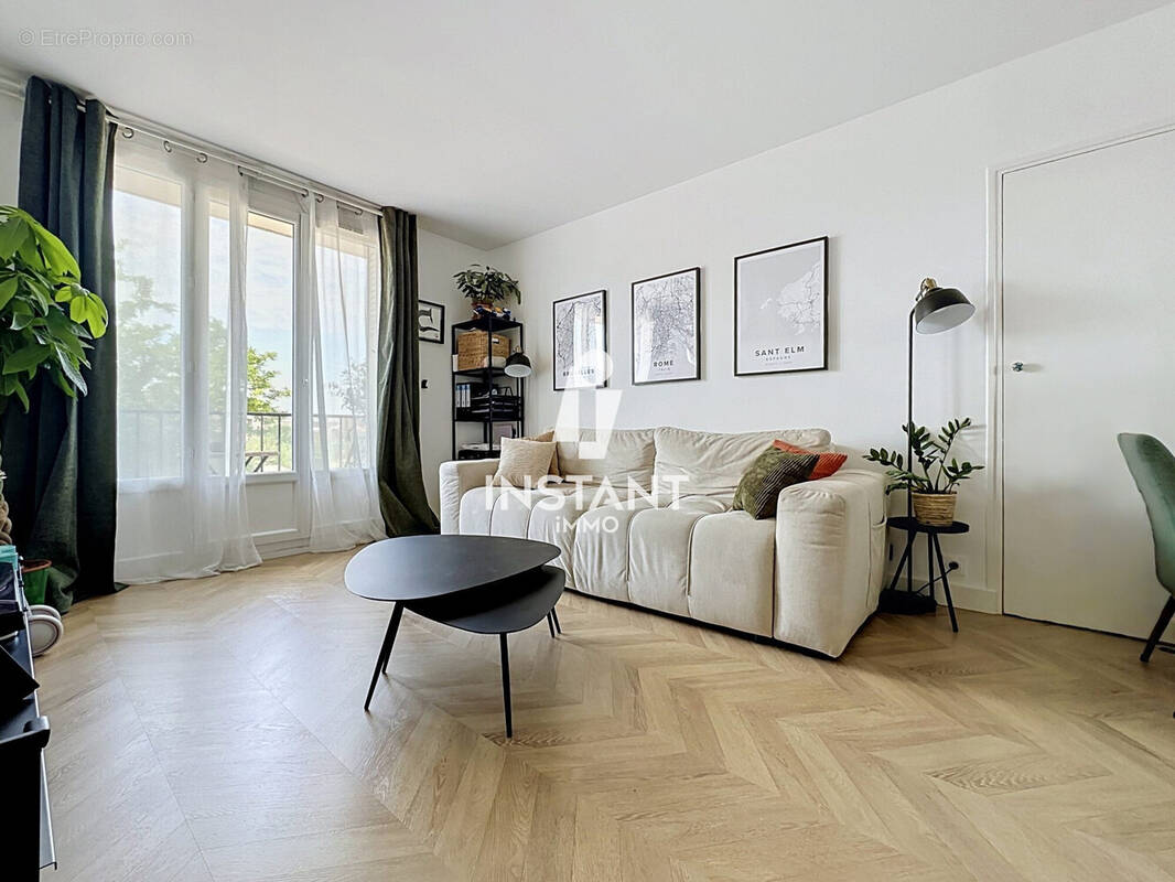 Appartement à SAINT-MAUR-DES-FOSSES