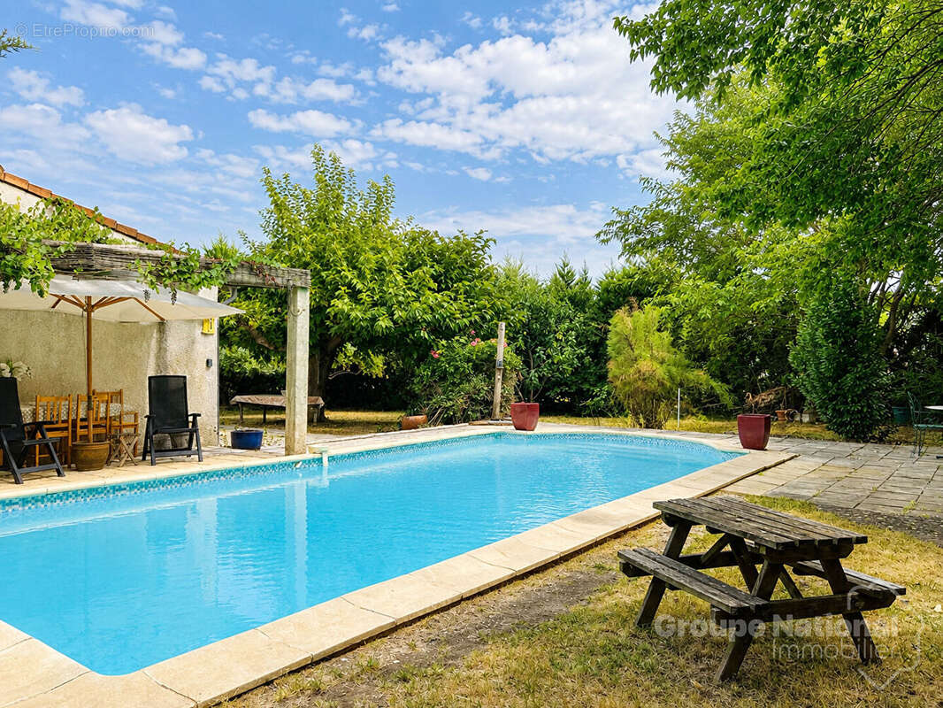 Maison d'environ 70m2 sur 1200m2 de terrain avec piscine à Goudargues - photo 3