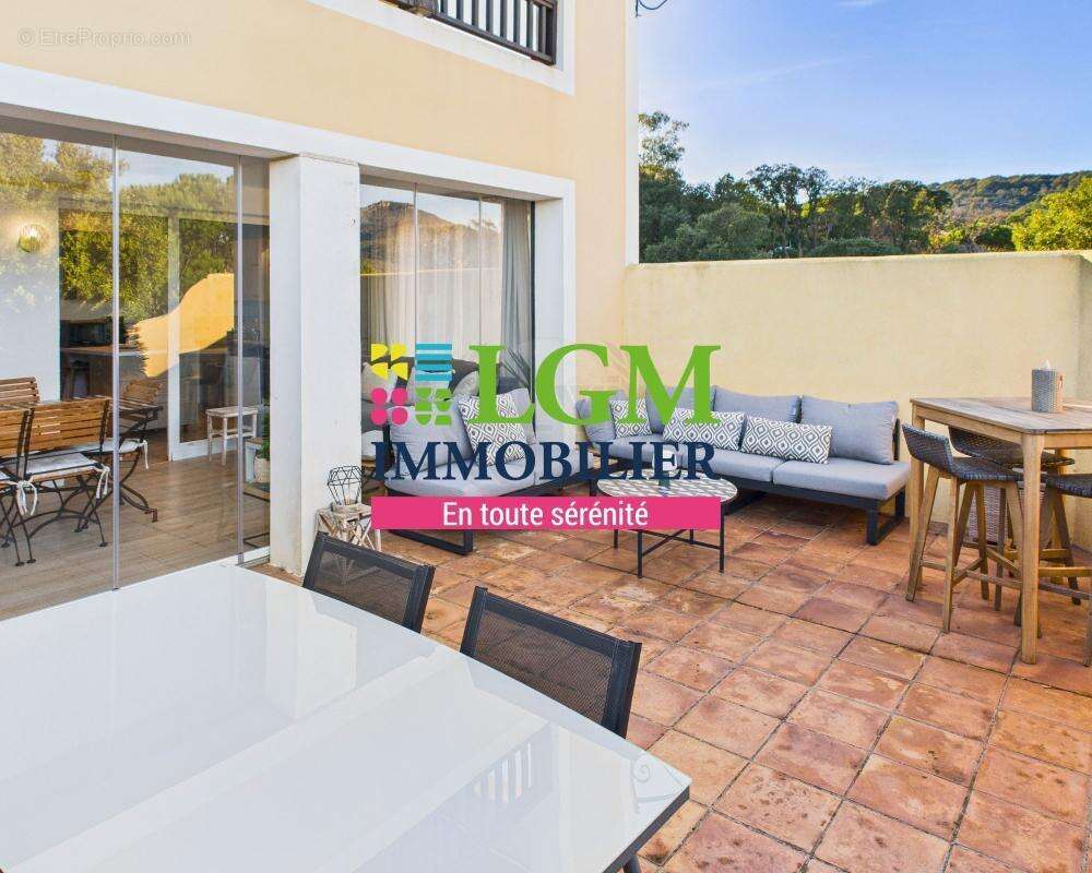 Appartement à GRIMAUD