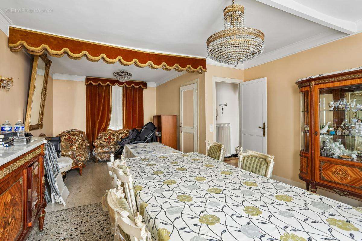 Appartement à PARIS-20E
