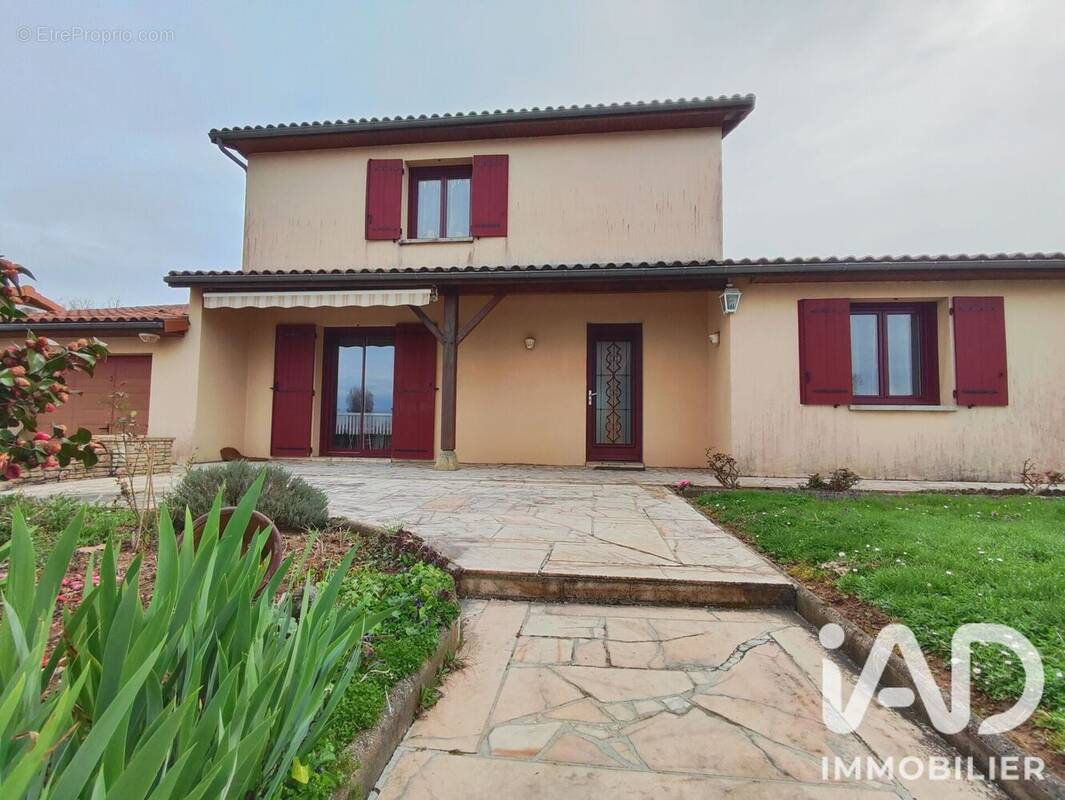 Photo 1 - Maison à CONFOLENS