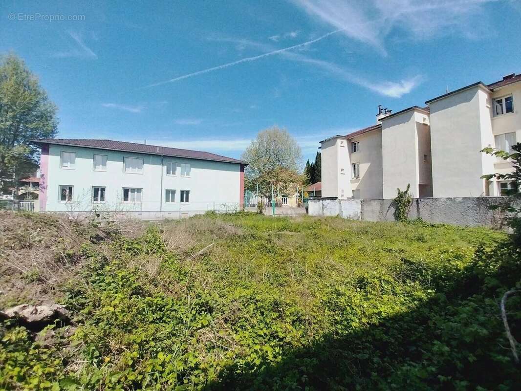 Appartement à LE PONT-DE-CLAIX