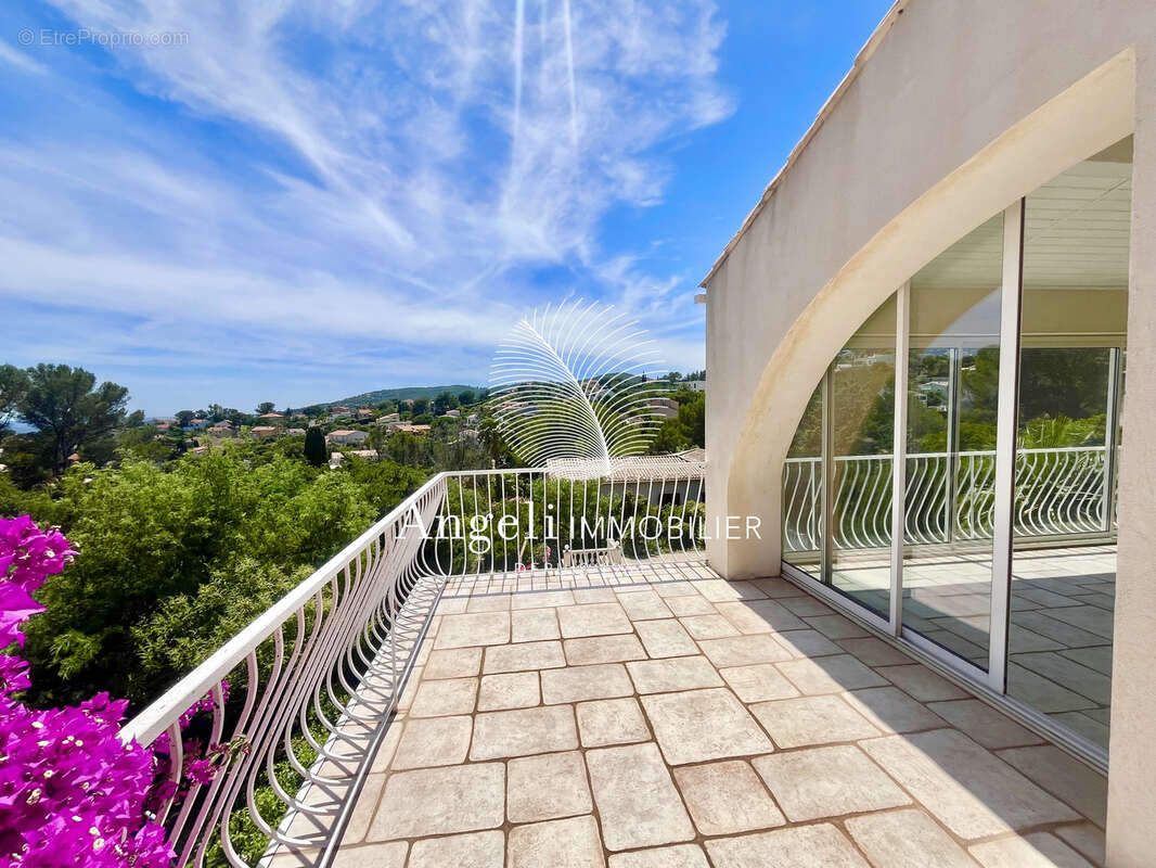 Saint aygulf : villa au calme - photo 6