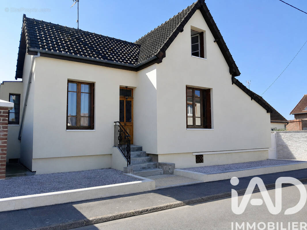 Photo 1 - Maison à TERGNIER