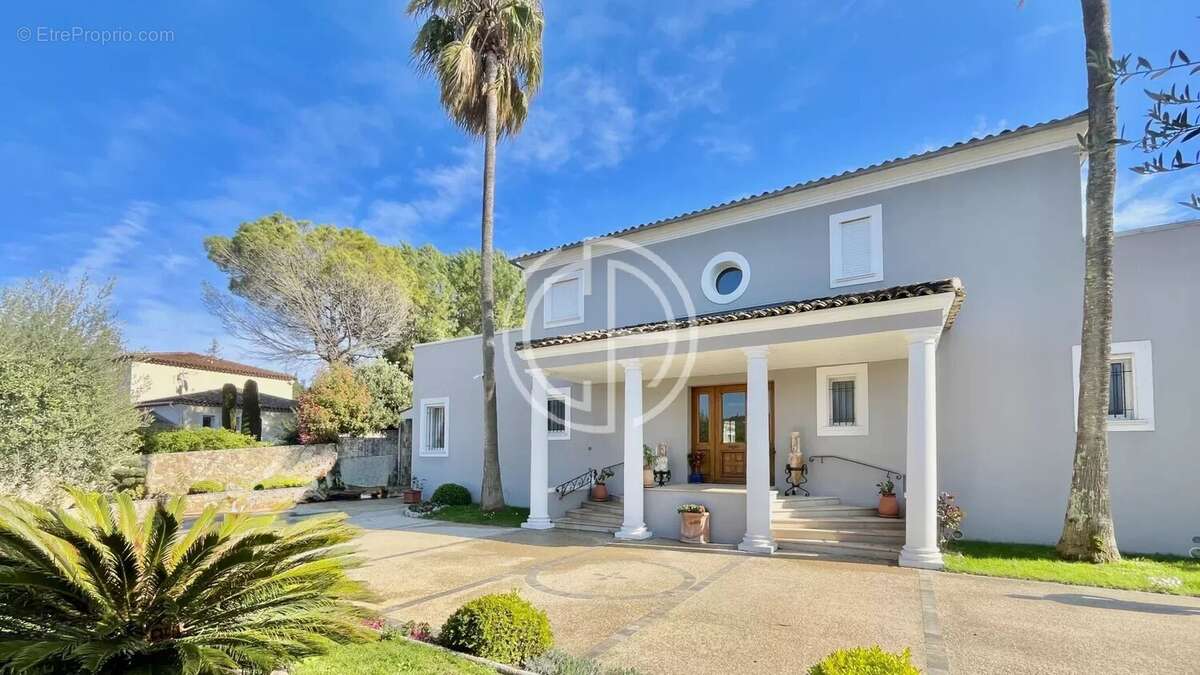 Maison à MOUGINS