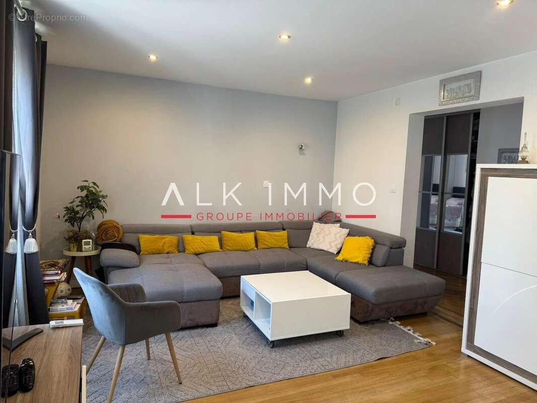 Appartement à VILLE-LA-GRAND