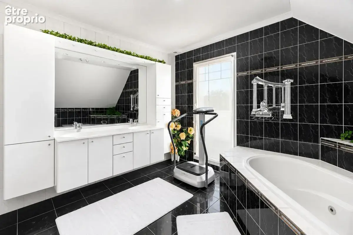 Villa d’architecte - 240 m² - piscine intérieure - - photo 16