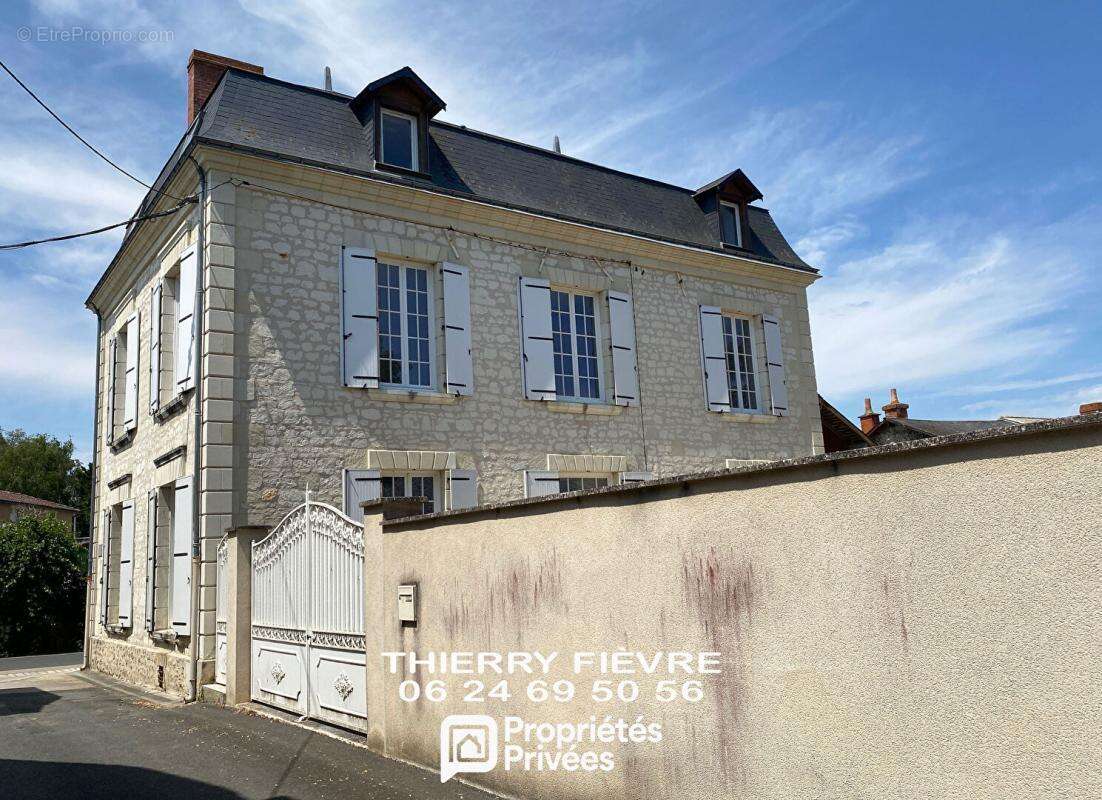 A  VENDRE 86120 LES TROIS MOUTIERS Maison bourgeoise de 299 m2 avec jardin et dépendance - photo 16