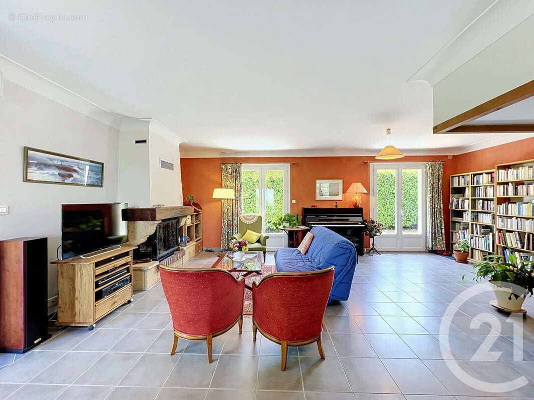 Maison 195 m² à Pavie  - photo 3