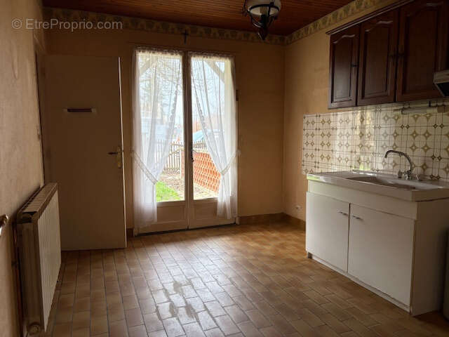 Maison à GARNAT-SUR-ENGIEVRE