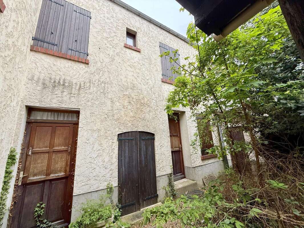Maison à ISSOU