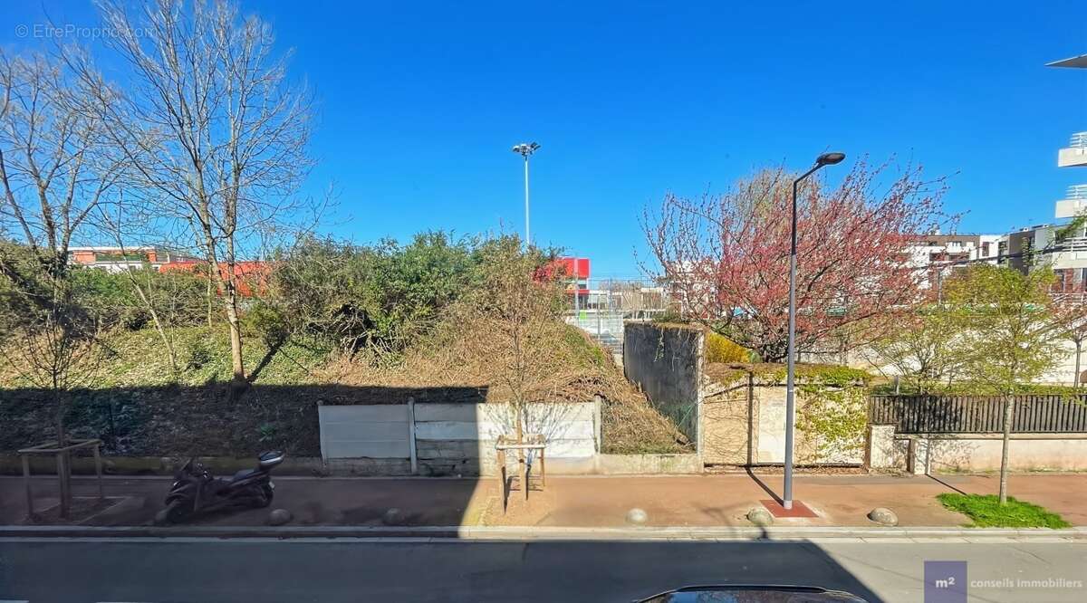 Maison à ISSY-LES-MOULINEAUX