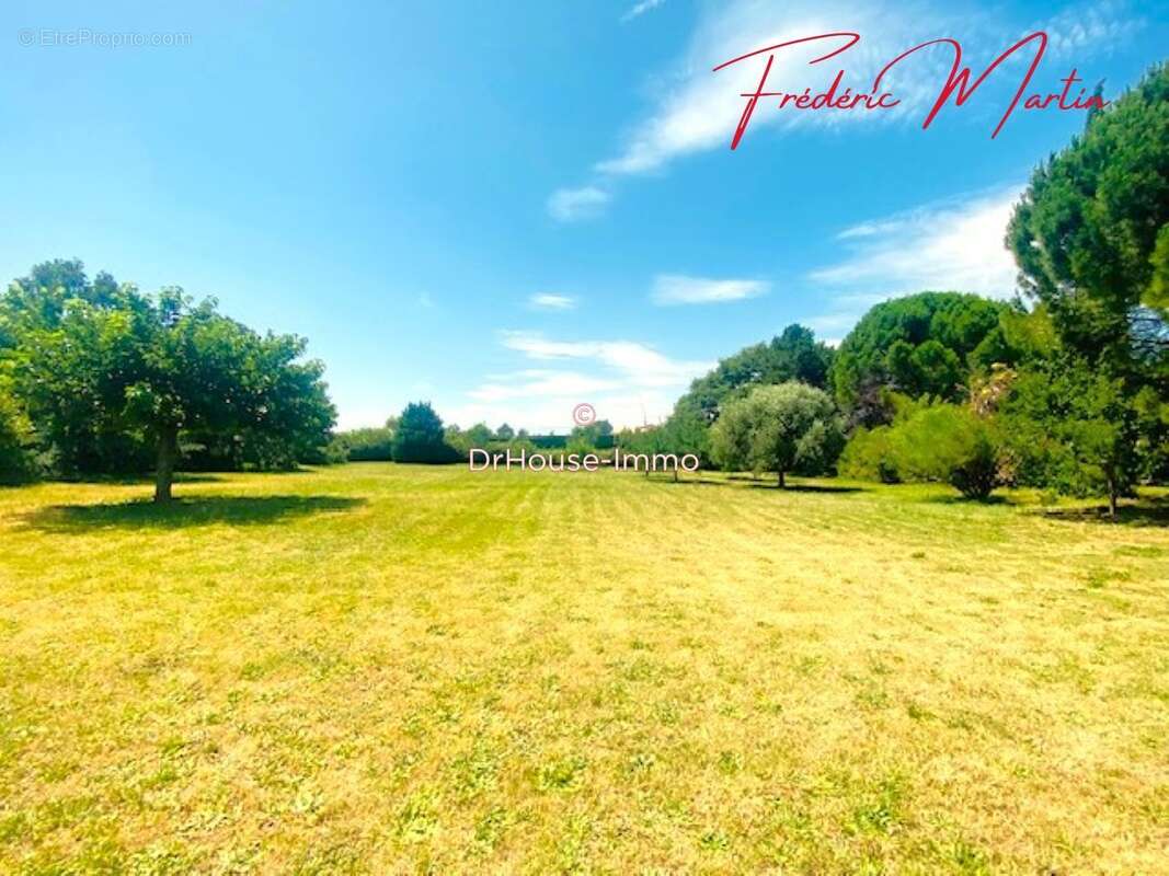 Terrain à UZES