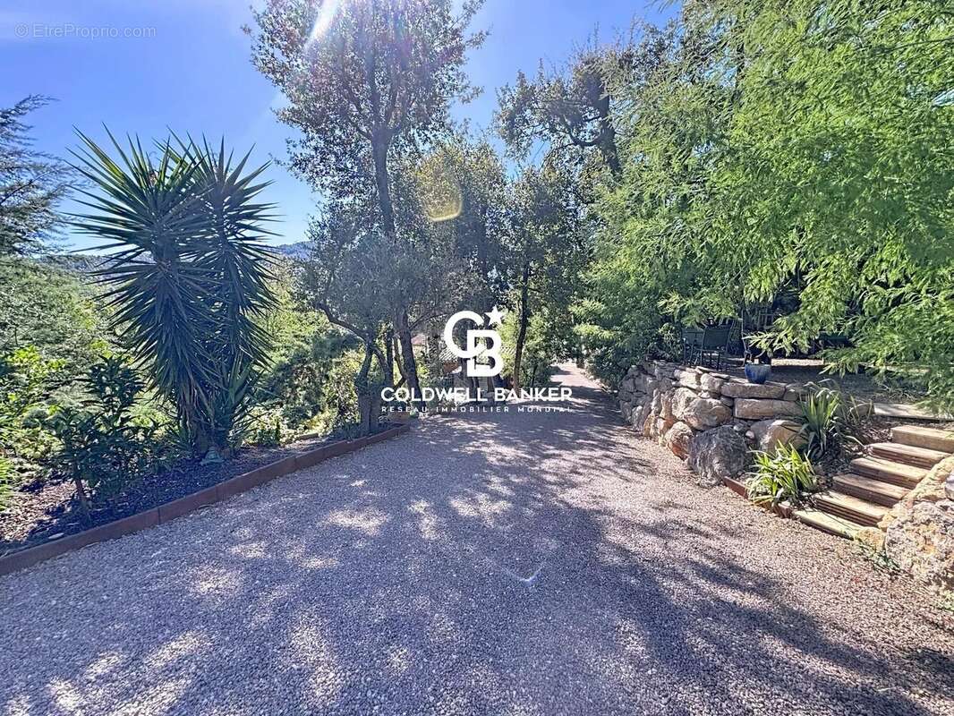 Maison à LES ADRETS-DE-L&#039;ESTEREL