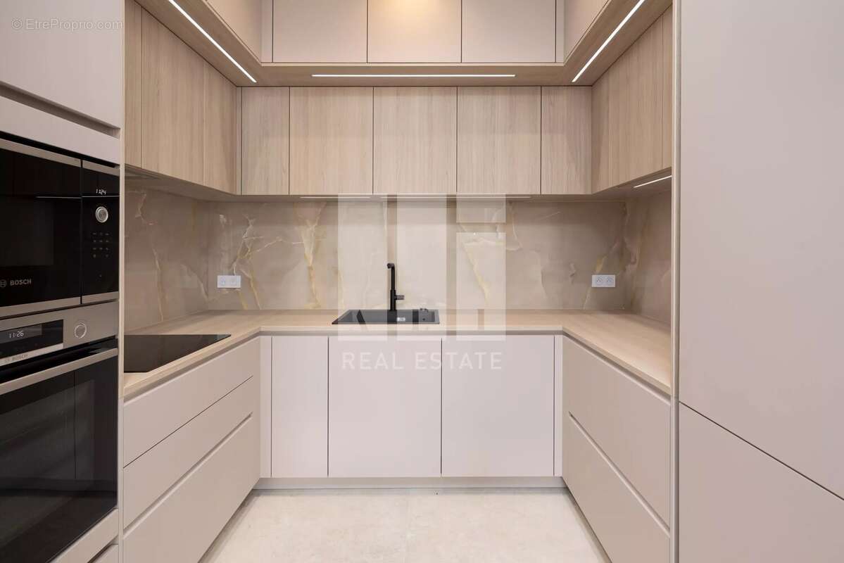 Cannes Centre Ville - Dernier étage - Appartement 4 pièces - photo 6