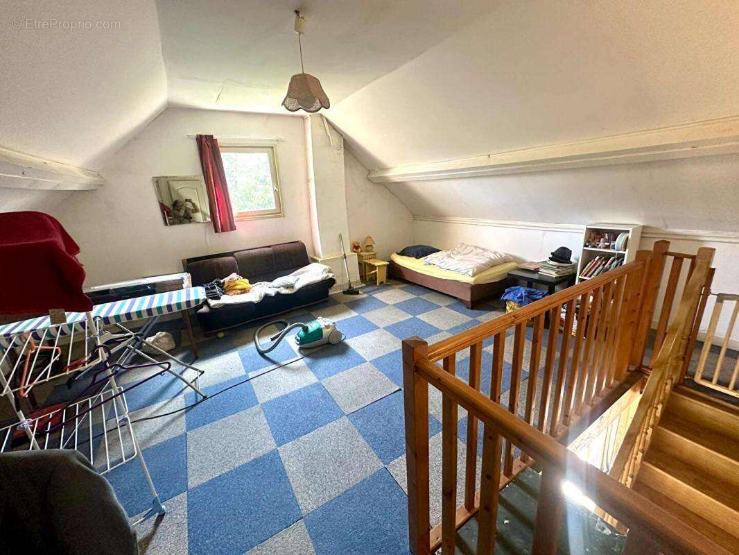 Maison à MONTREUIL-LE-HENRI