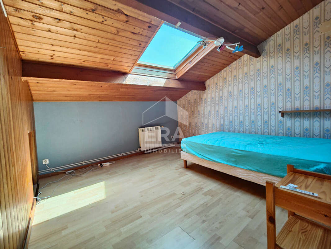 Maison à GENSAC-LA-PALLUE