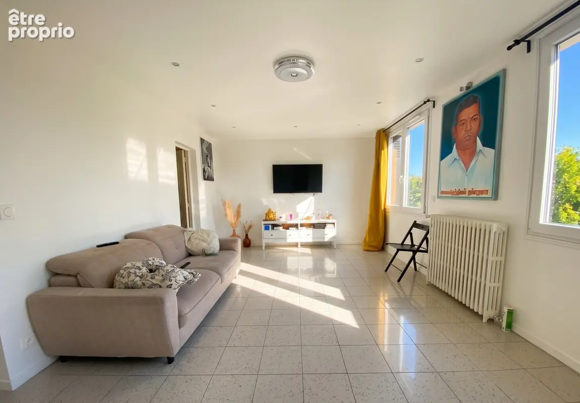 Bondy - Maison familiale de 5 pièces avec 4 chambres, jardin, garage et sous-sol total DPE C - photo 1