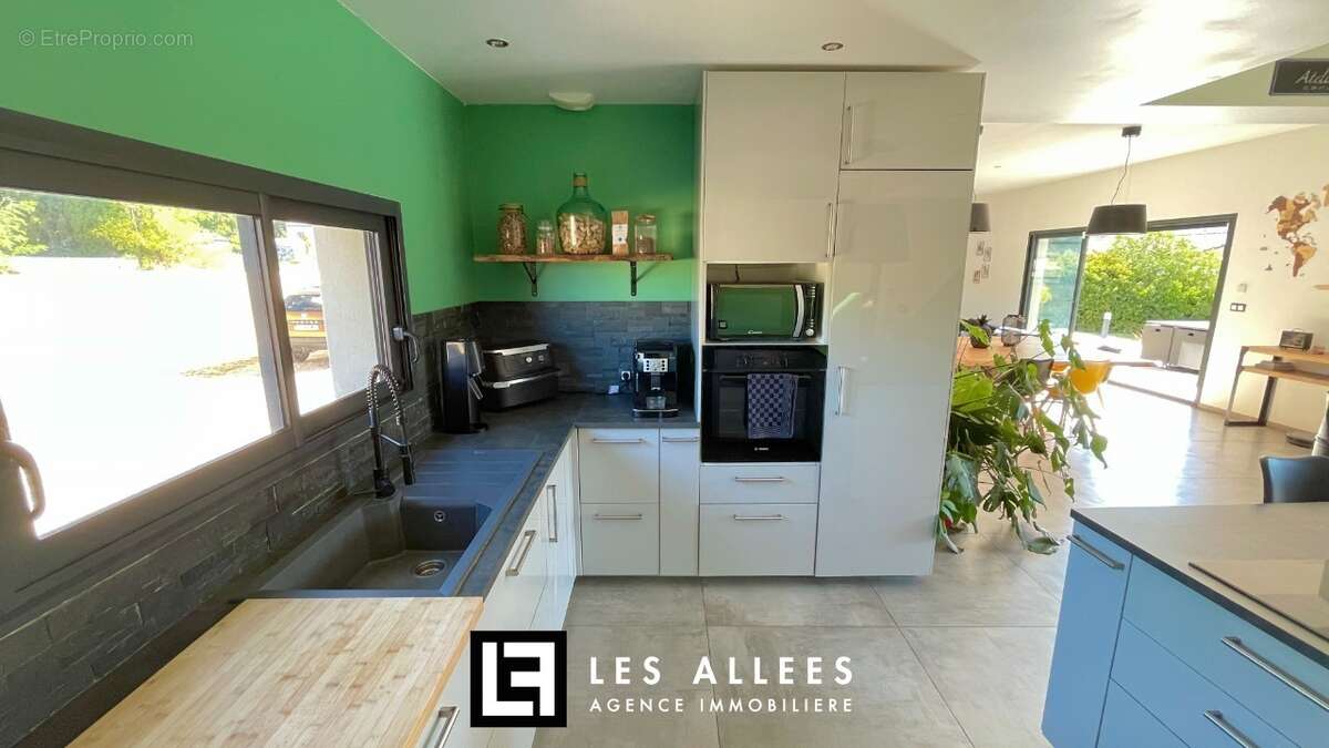 Maison à LES GRANGES-GONTARDES