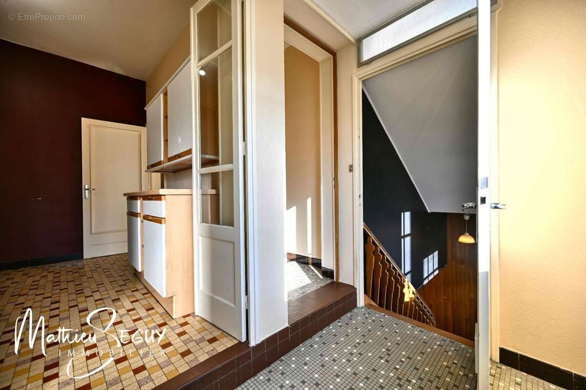 Ancienne maison du menuisier avec son atelier au coeur du village de Millery - photo 18