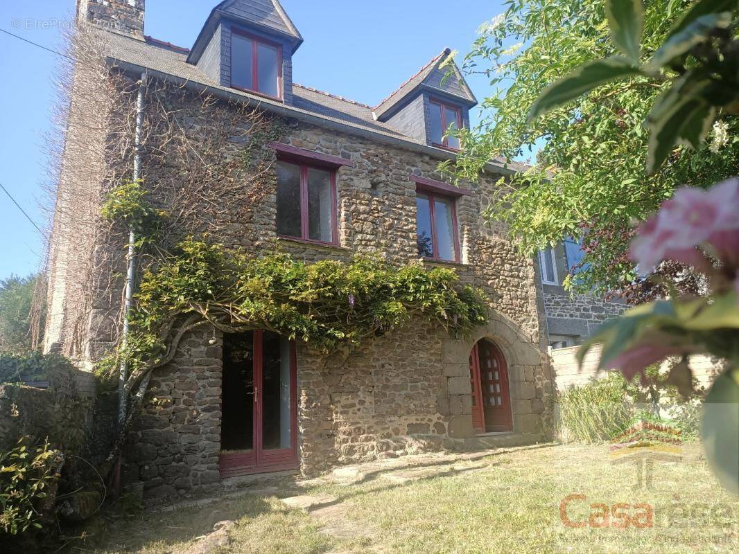 Maison à SAINT-PIERRE-DE-PLESGUEN